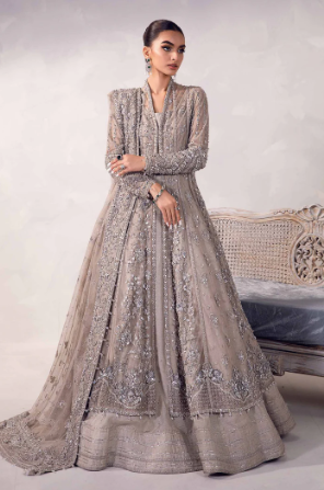  Top 10 Luxury Clothing Brands in Pakistan | waow.pk
