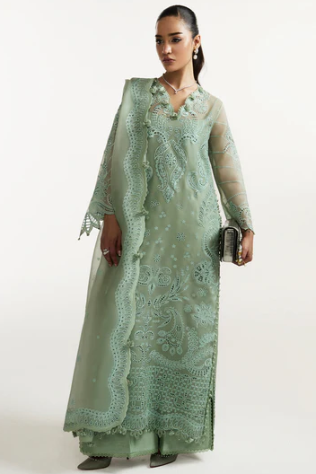 Top 10 Luxury Clothing Brands in Pakistan | waow.pk
