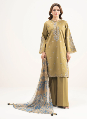 Top 10 Trending Clothing Brands in Pakistan | Waow.pk
