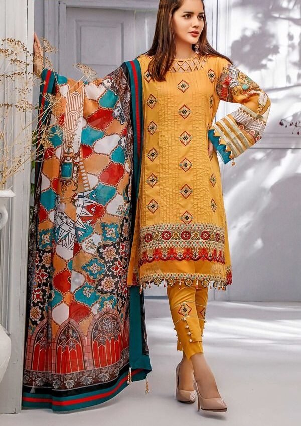 How to Style Pakistani Lawn Dresses for Office Wear: Tips & Tricks