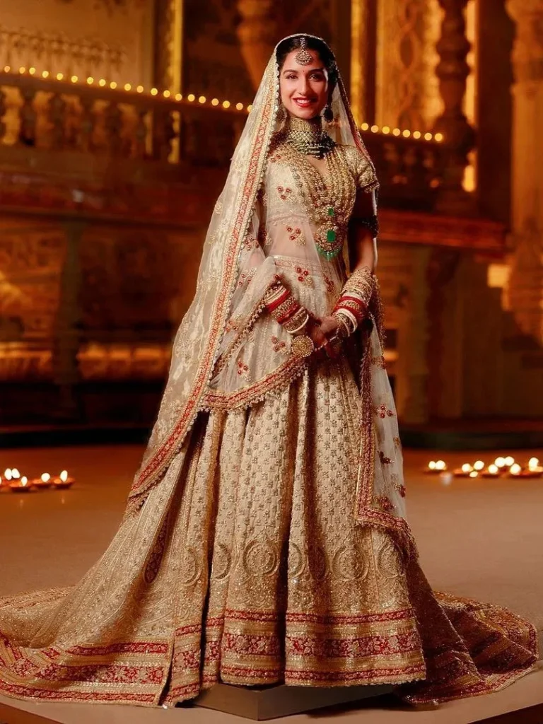 Best Dupatta Styling Ideas for Weddings | Waow.pk